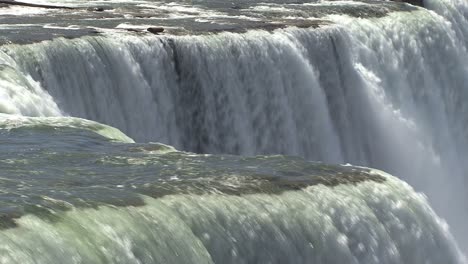 New-York-Niagara-Falls-plunging-water-from-Prospect-Point
