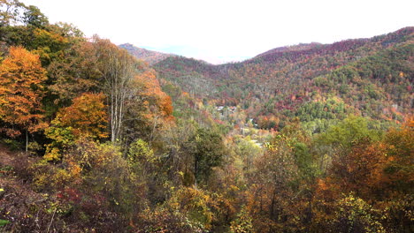 North-Carolina-Smoky-Mountain-Hills-Im-Herbst