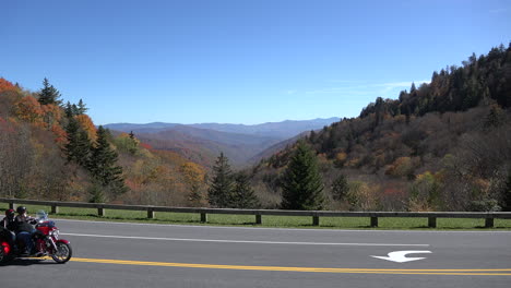 North-Carolina-Smoky-Mountains-National-Park-motorcycles-on-road