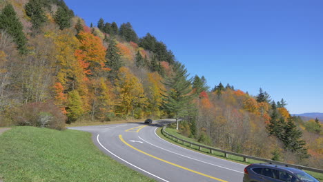 North-Carolina-cars-on-a-mountain-road