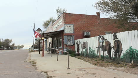 Oklahoma-Kleinstadtcafé-Und-Wandgemälde-And