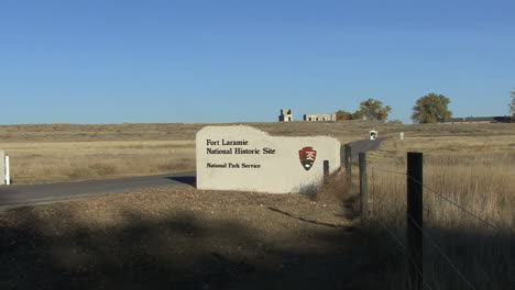 Wyoming-Fort-Laramine-NPS-Tor-Vergrößern
