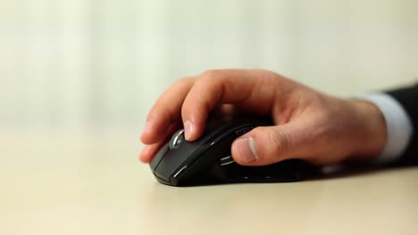 Hand-Of-Man-Using-Mouse