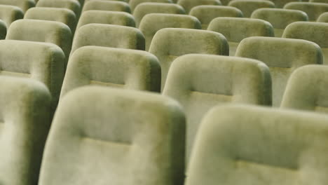 Rows-of-empty-seats-in-the-cinema-1