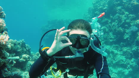 Diver-Shows-Okay-Sign-Great-Dive-And-Vacation-2