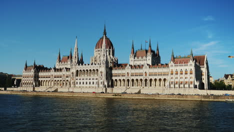 Parlamentsgebäude-Von-Ungarn-Bei-Sonnenuntergang-2